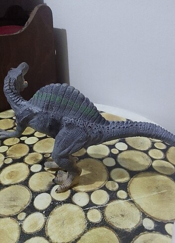 Beden Spinosaurus Dinozor Oyuncak 30x17