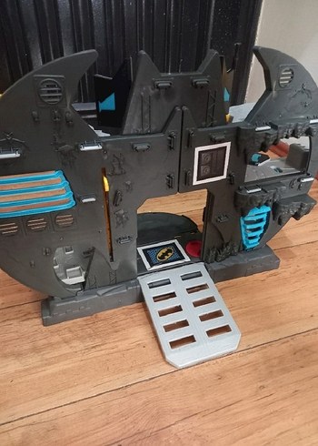 Beden Renk Fisher Price Batcave Batman