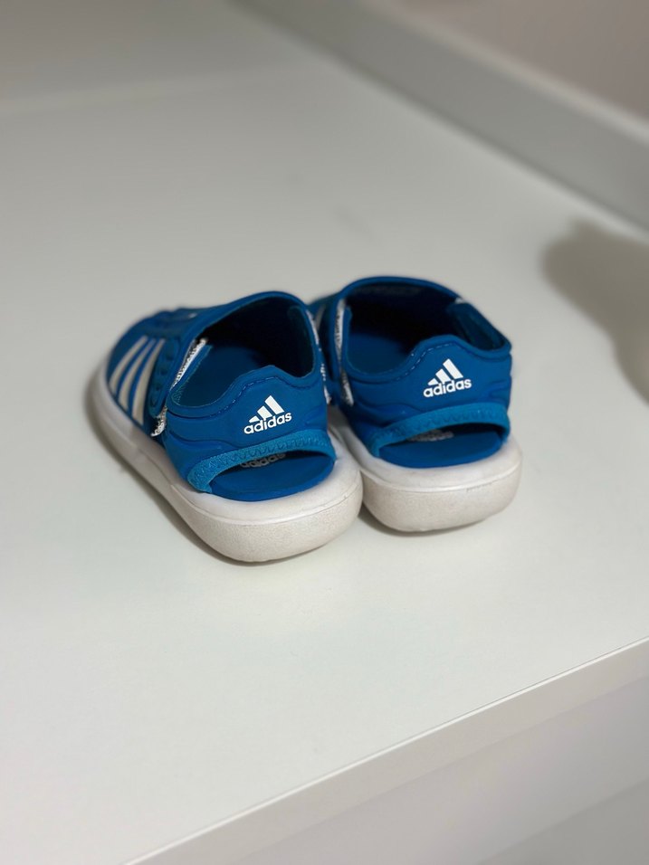 Erkek Çocuk Mavi Adidas Kaydırmaz sandalet - Görsel 3