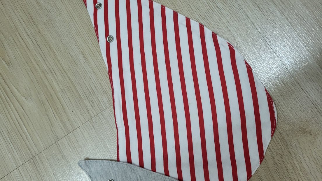 Gri Baskılı Bebek mama Önlüğü - Görsel 3