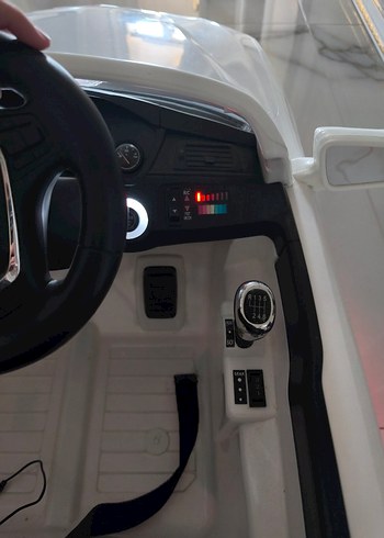 Kraft marka Bmw model akülü uzaktan kumandalı araba. - Görsel 12