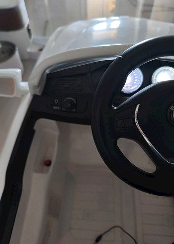 Kraft marka Bmw model akülü uzaktan kumandalı araba. - Görsel 11