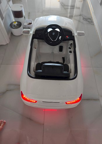 Kraft marka Bmw model akülü uzaktan kumandalı araba. - Görsel 2