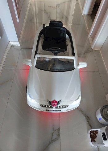 Kraft marka Bmw model akülü uzaktan kumandalı araba. - Görsel 4