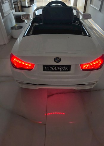 Kraft marka Bmw model akülü uzaktan kumandalı araba. - Görsel 7