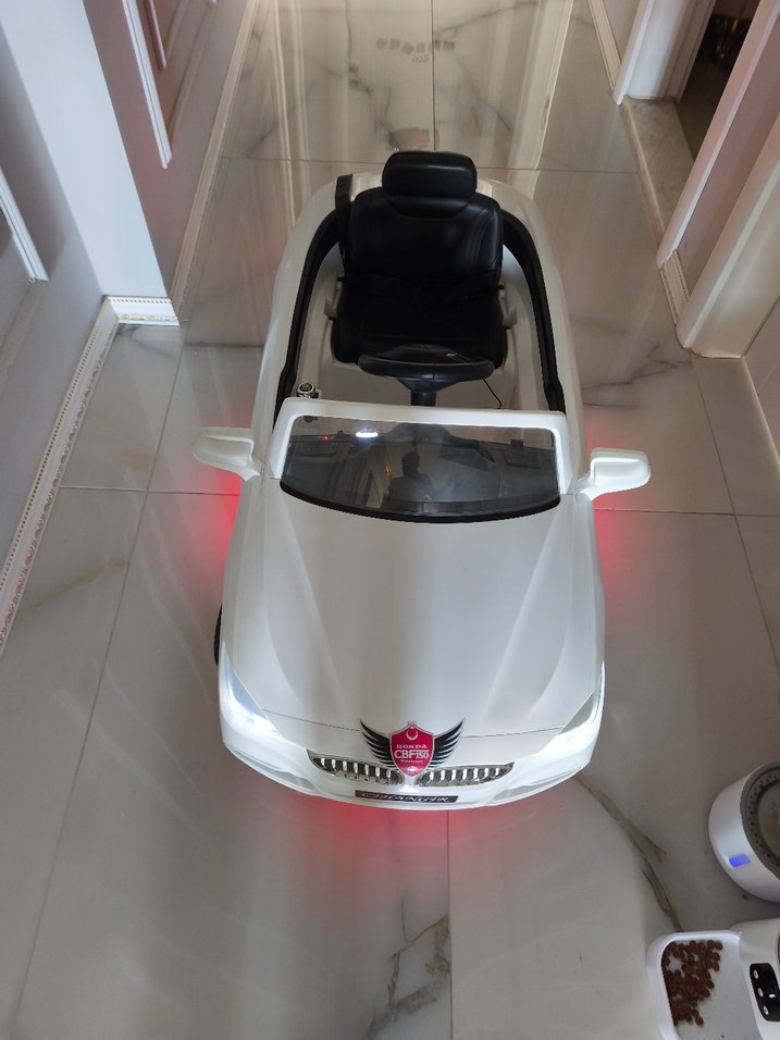 Kraft marka Bmw model akülü uzaktan kumandalı araba. - Görsel 3