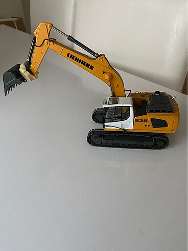 Liebherr R 936