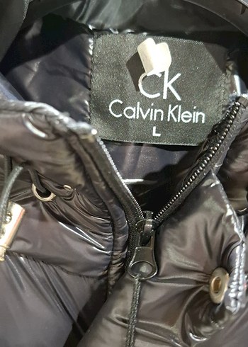 Siyah Parlak Kapitone kadın mont - Görsel 2