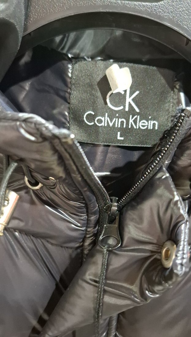 Siyah Parlak Kapitone kadın mont - Görsel 2