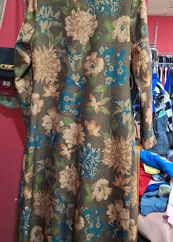 Çiçek Desenli Uzun Kadın Kaban - Görsel 3