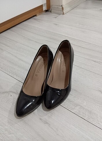 Diğer Rugan stiletto