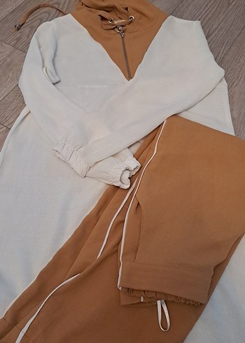 Beyaz V Yaka Pamuklu Mini Kadın Takım - Görsel 2