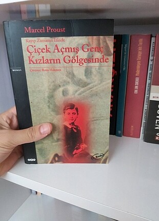 Marcel Proust - Çiçek Açmış Genç Kızların Gölgesinde 