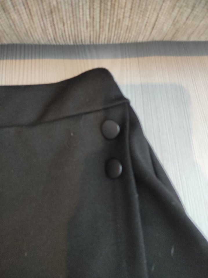 Siyah Şort Etek - Görsel 2