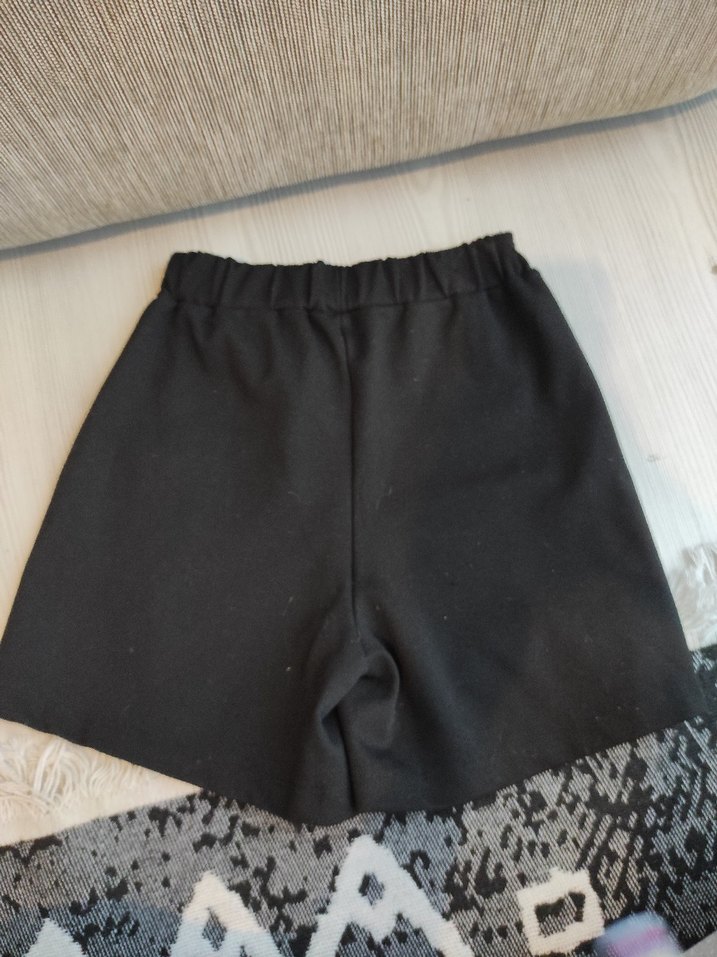 Siyah Şort Etek - Görsel 4