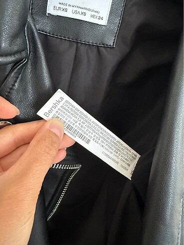 xs Beden siyah Renk BERSHKA suni deri biker crop ceket
