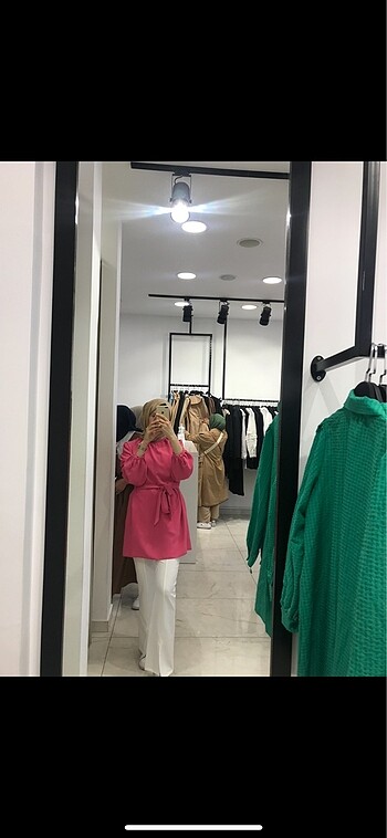 Diğer yırtmaçlı pantolon