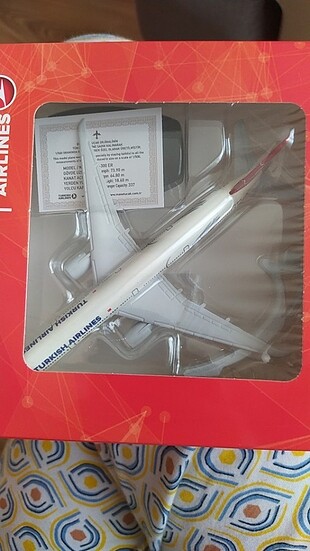 B777-300 1/500 ölçek uçak maketi