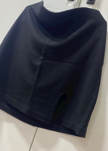 Siyah mini yırtmaçlı etek - Görsel 2