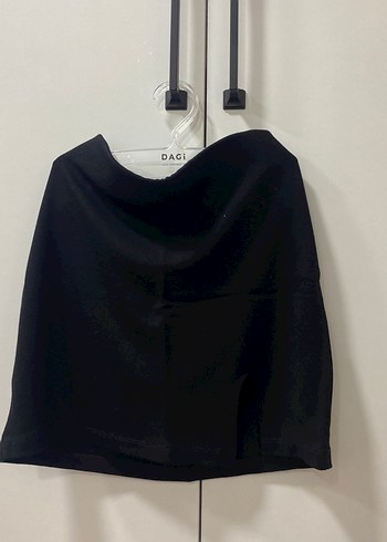 Siyah mini yırtmaçlı etek - Görsel 4