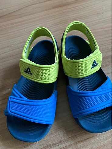 Adidas çocuk sandalet