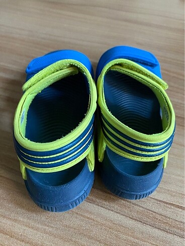 26 Beden Adidas çocuk sandalet