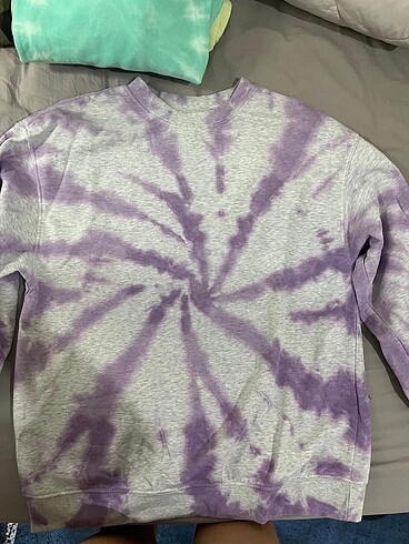H&M hm batik sweatshirt