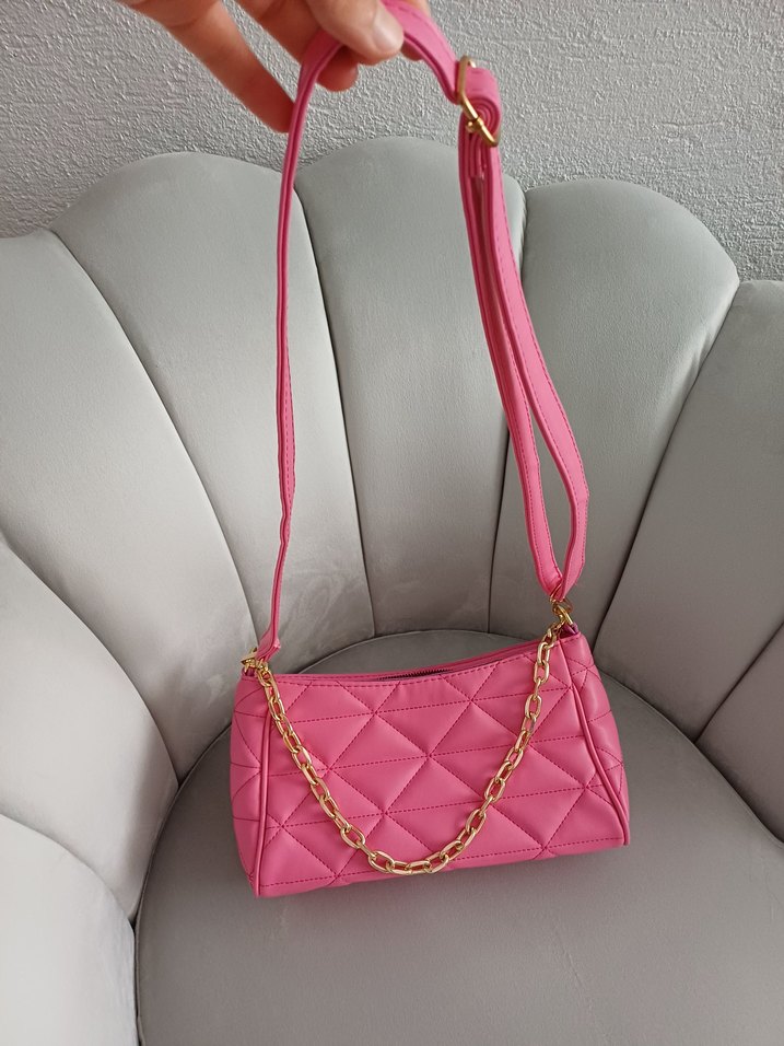 Zincir Detaylı Pembe Deri Kadın Çanta - Görsel 3