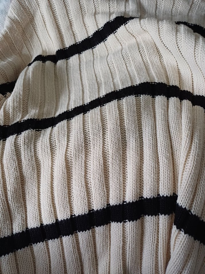 Boğazlı Çizgili Örgü Kadın Kazak - Görsel 3