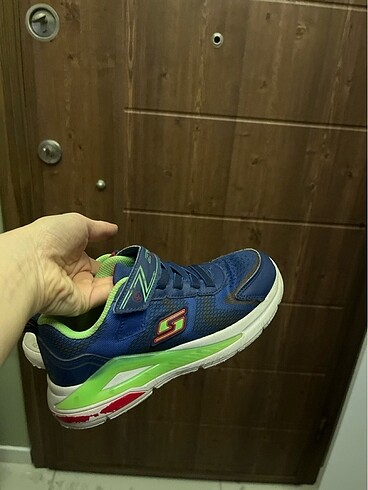 33 Beden lacivert Renk Skechers ayakkabı