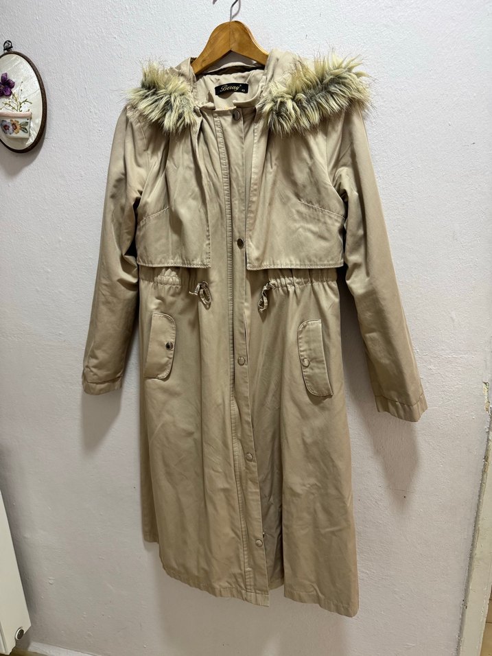 Kürk Detaylı Bej Uzun Kadın Ceket - Görsel 2