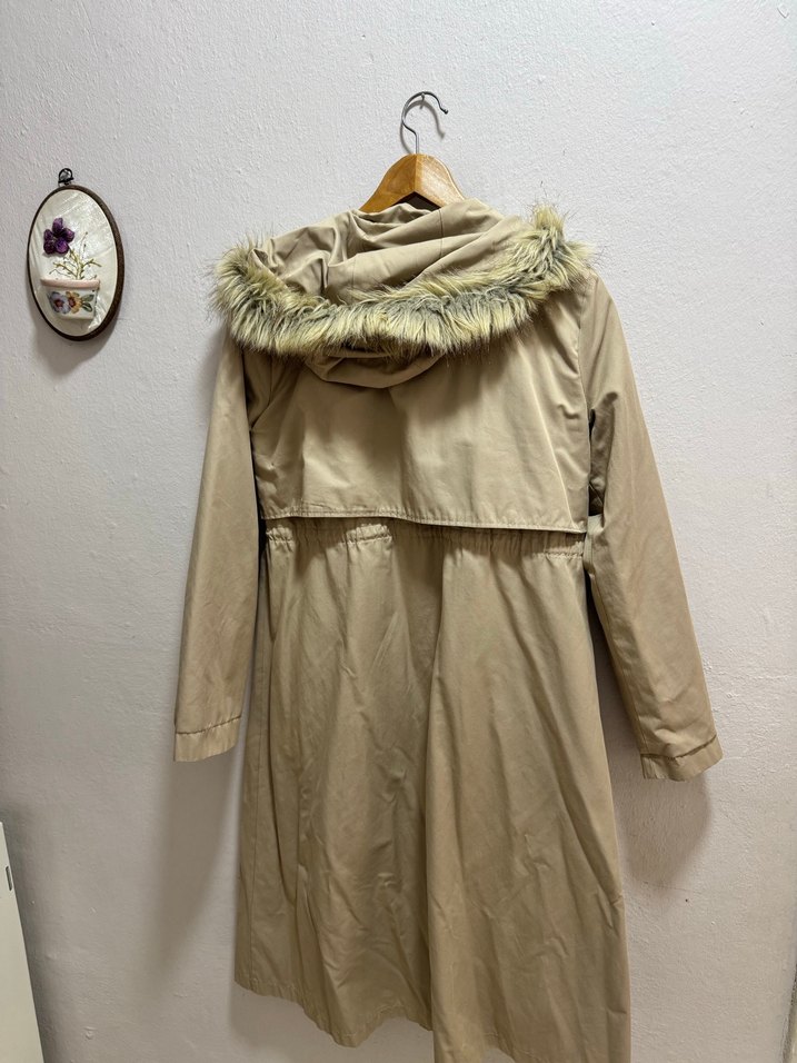 Kürk Detaylı Bej Uzun Kadın Ceket - Görsel 4