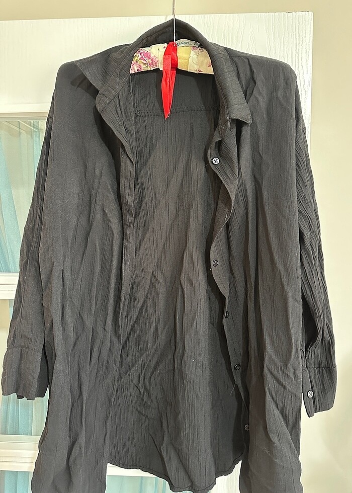 Siyah gömlek - Görsel 2