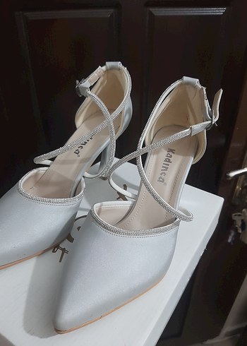Diğer Beyaz Stiletto Topuklu Kadın Abiye Ayakkabı