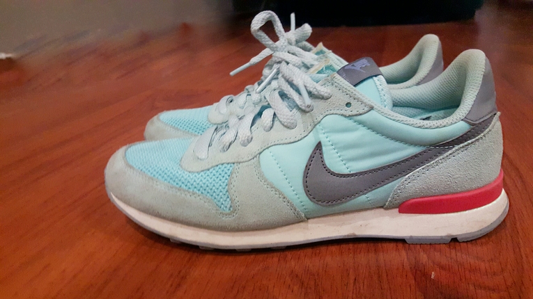 Nike NIKE INTERNATIONALIST