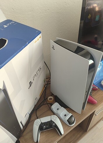 PlayStation 5 CD Lİ 825 GB İKİ KOLLU İKİ OYUNLU