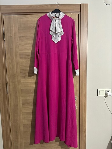 Pembe aşkına puantiye detaylı elbise