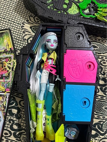 Frankie Ghoulia