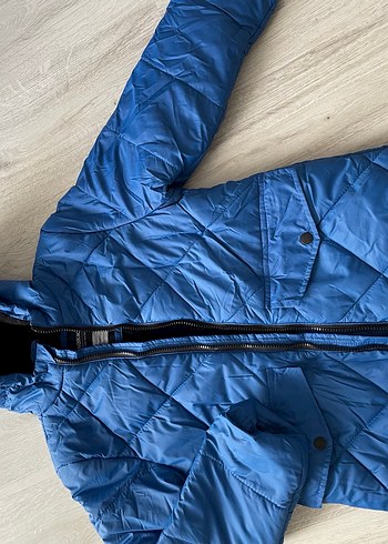 Erkek Çocuk Mavi Kapüşonlu Mont - Görsel 3