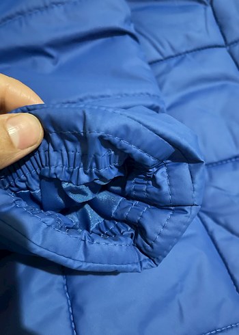 Erkek Çocuk Mavi Kapüşonlu Mont - Görsel 4