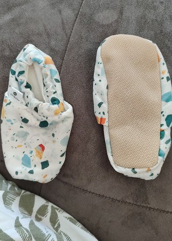 Erkek Bebek Bağlamalı Desenli Ev Ayakkabısı - Görsel 2