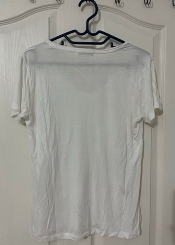 Kadın Beyaz V Yaka Kısa Kollu Tişört - Görsel 2