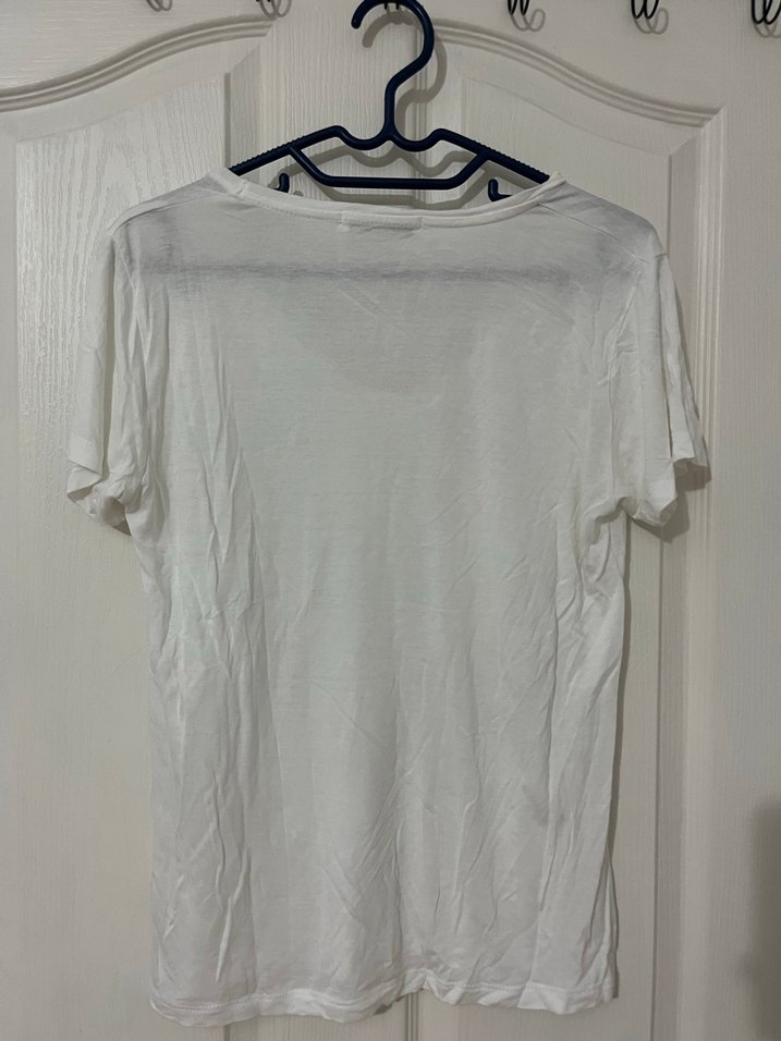 Kadın Beyaz V Yaka Kısa Kollu Tişört - Görsel 2