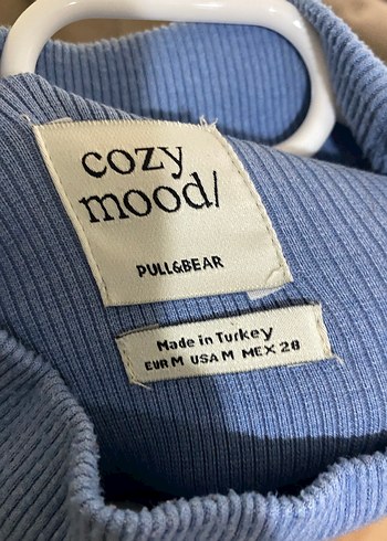 Pull and Bear Mavi Yarım Balıkçı Yaka Kısa Kollu Kadın Tişört