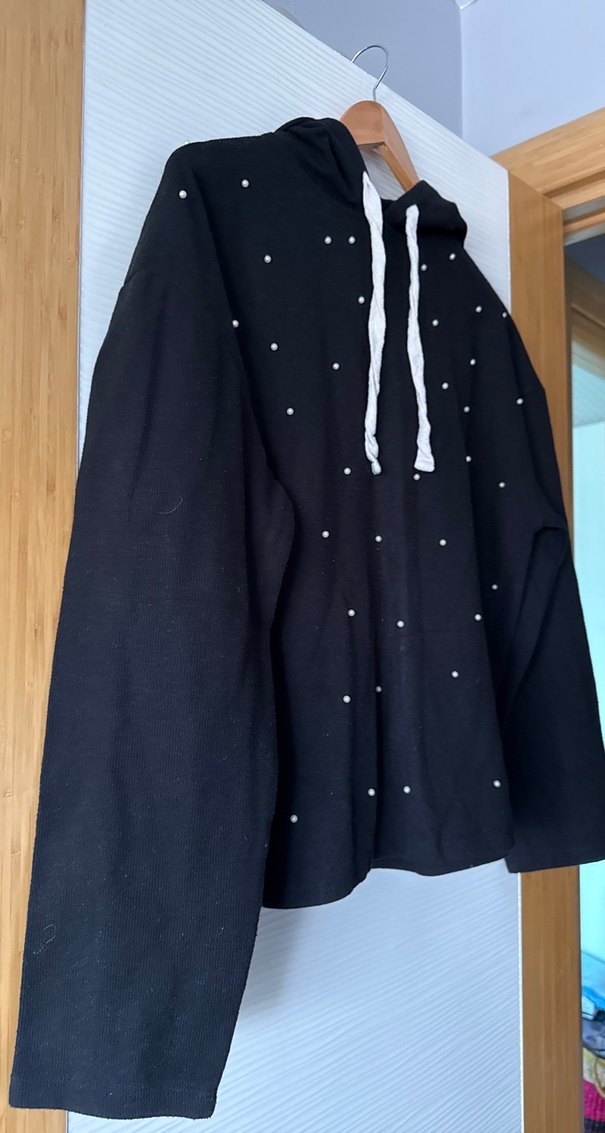 İnci Boncuk İşlemeli Siyah Kapüşonlu Triko Sweatshirt - Görsel 4