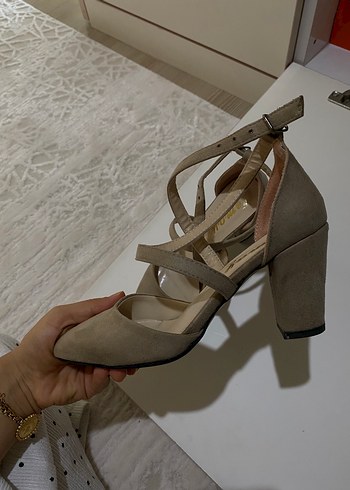 Diger Bej Süet Kadın Topuklu Ayakkabı