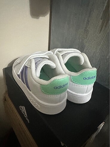 25 Beden Adidas ayakkabı