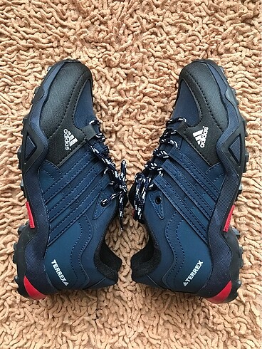 Adidas spor bot