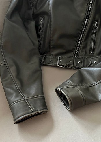 Zara Viral Haki Suni Deri Kemerli Crop Biker Deri Ceket - Görsel 5