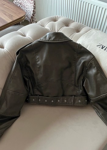 Zara Viral Haki Suni Deri Kemerli Crop Biker Deri Ceket - Görsel 7
